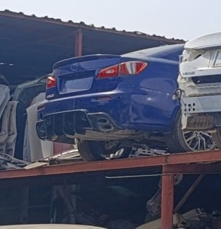 Lexus IS (sedan) car for parts