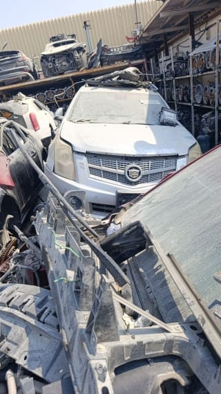 Cadillac SRX (SUV) car for parts