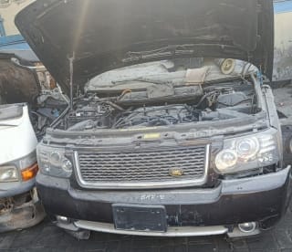 Land Rover Range Rover (SUV) halfcut