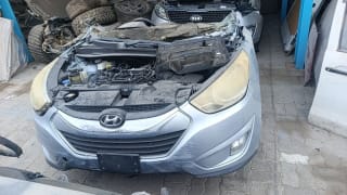 Hyundai Tucson (SUV) halfcut