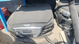 Hyundai Genesis (sedan) halfcut