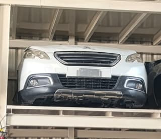 Peugeot 2008 (SUV) halfcut
