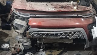 Kia Soul (hatchback) halfcut