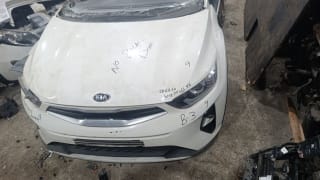 Kia Stonic (crossover) halfcut