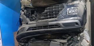 Hyundai Venue (SUV) halfcut