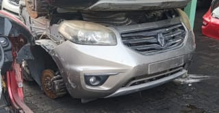 Renault Koleos (SUV) halfcut