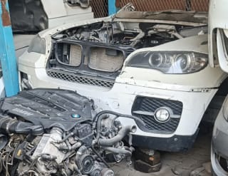 BMW X6 (SUV coupe) halfcut