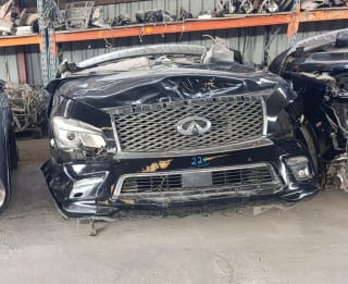 Infiniti QX80 (SUV) halfcut