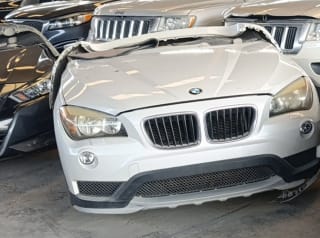 BMW X1 (SUV) halfcut