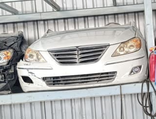 Hyundai Genesis (sedan) halfcut