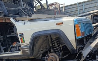 Jeep Cherokee (SUV) halfcut