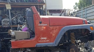 Jeep Wrangler (SUV) halfcut