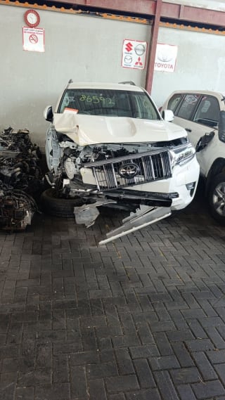 Toyota Land Cruiser Prado (SUV) car for parts