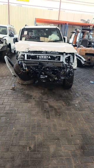 Toyota Land Cruiser Prado (SUV) car for parts