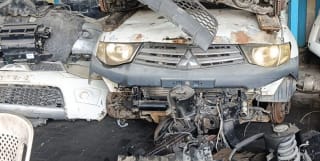 Mitsubishi L200 (pickup) halfcut