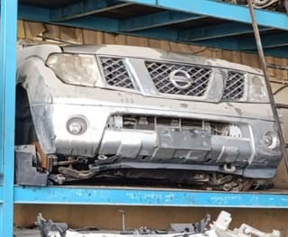Nissan Navara halfcut