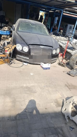 Bentley Flying Spur (sedan) car for parts