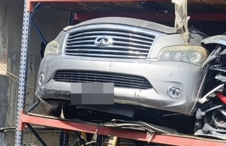 Infiniti QX56 (SUV) halfcut