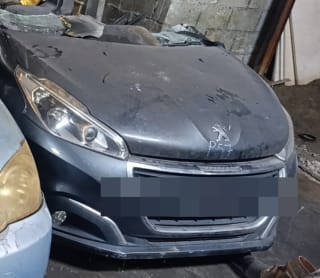 Peugeot 208 (hatchback) halfcut