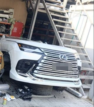 Lexus LX600 (SUV) halfcut