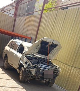 Toyota Land Cruiser (SUV) car for parts