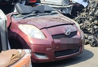 Toyota Yaris (hatchback) halfcut