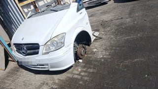 Mercedes-Benz Vito (van) halfcut