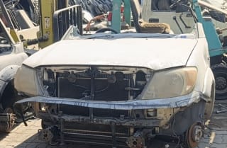 Toyota Hilux (pickup) halfcut