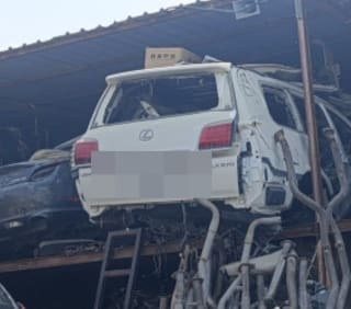 Lexus LX570 (SUV) halfcut
