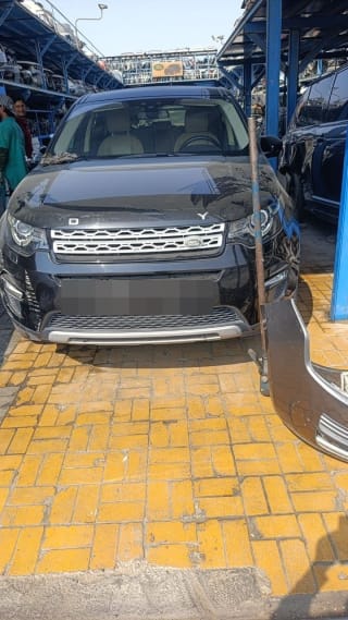 Land Rover Discovery Sport (SUV) car for parts