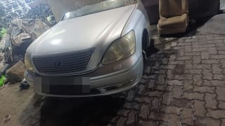 Lexus LS430 (sedan) halfcut