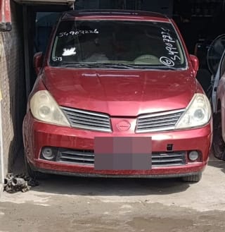 Nissan Tiida (hatchback) car for parts