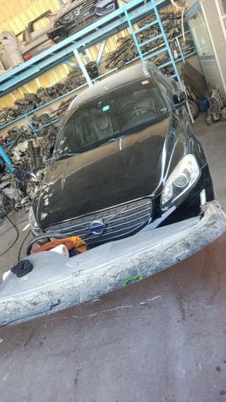 Volvo XC60 (SUV) car for parts