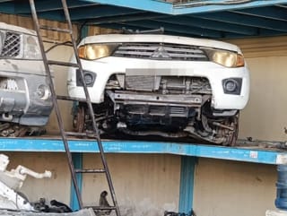 Mitsubishi L200 (pickup) halfcut