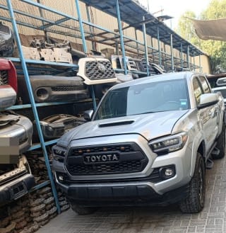 Toyota Tacoma (double cab pickup) car for parts