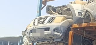 Nissan Navara (pickup) halfcut
