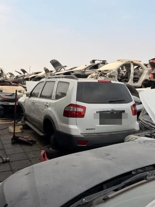 Kia Mohave (SUV) car for parts