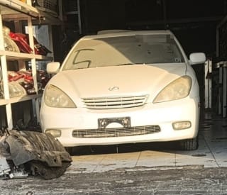 Lexus ES330 (sedan) car for parts