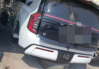 Nissan Patrol (SUV) car for parts