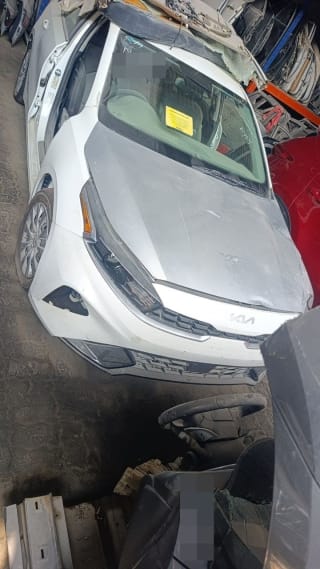 Kia Forte (sedan) car for parts