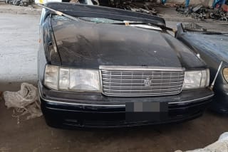 Toyota Crown (sedan) halfcut