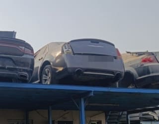 Chrysler 300 (sedan) car for parts