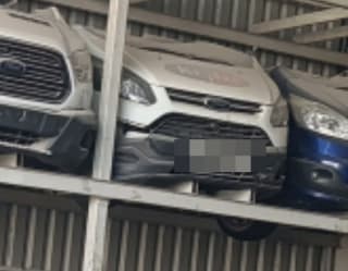 Ford Transit Custom (van) halfcut