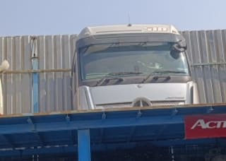 Mercedes-Benz Actros (truck cab) halfcut