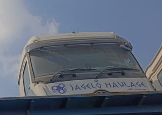 Mercedes-Benz Actros (truck cab) halfcut