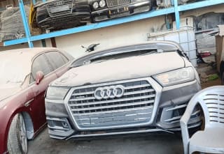 Audi Q7 (SUV) halfcut