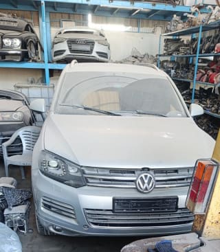 Volkswagen Touareg (SUV) car for parts