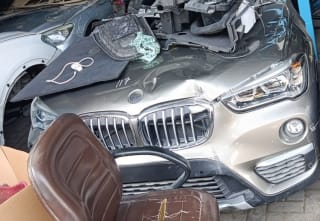 BMW X1 (SUV) halfcut