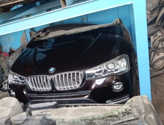 BMW X3 (SUV) halfcut
