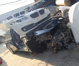 BMW 5-Series (sedan) halfcut